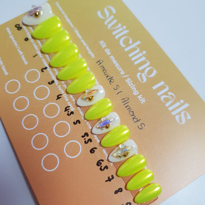 Ready to wear "gold jewel" press-on nails 3