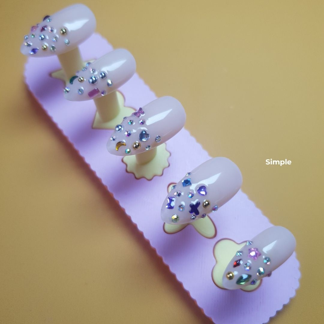 Custom press-on nails example 7