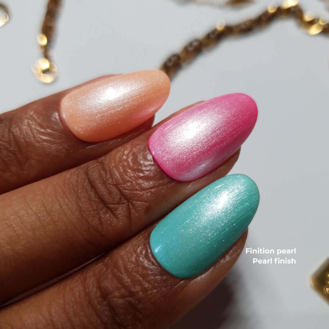 Universal pearl top-coat on solid color press-on nails